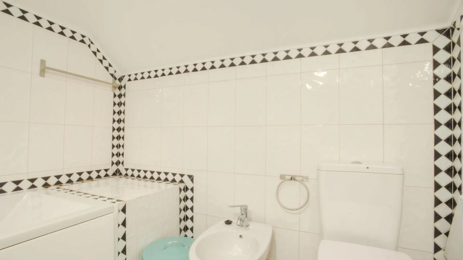 Blue Boutique Hostel & Suites Estoril
