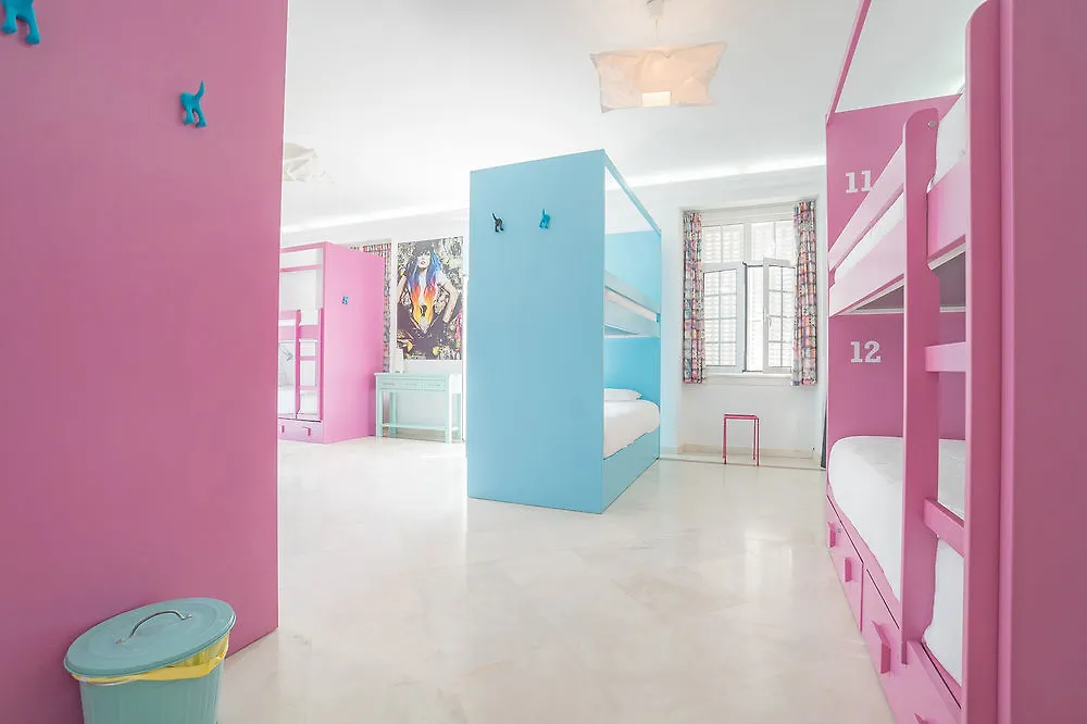Blue Boutique Hostel & Suites Estoril 0*,  Portugal
