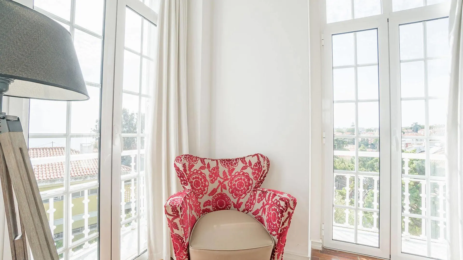 Blue Boutique Hostel & Suites Estoril