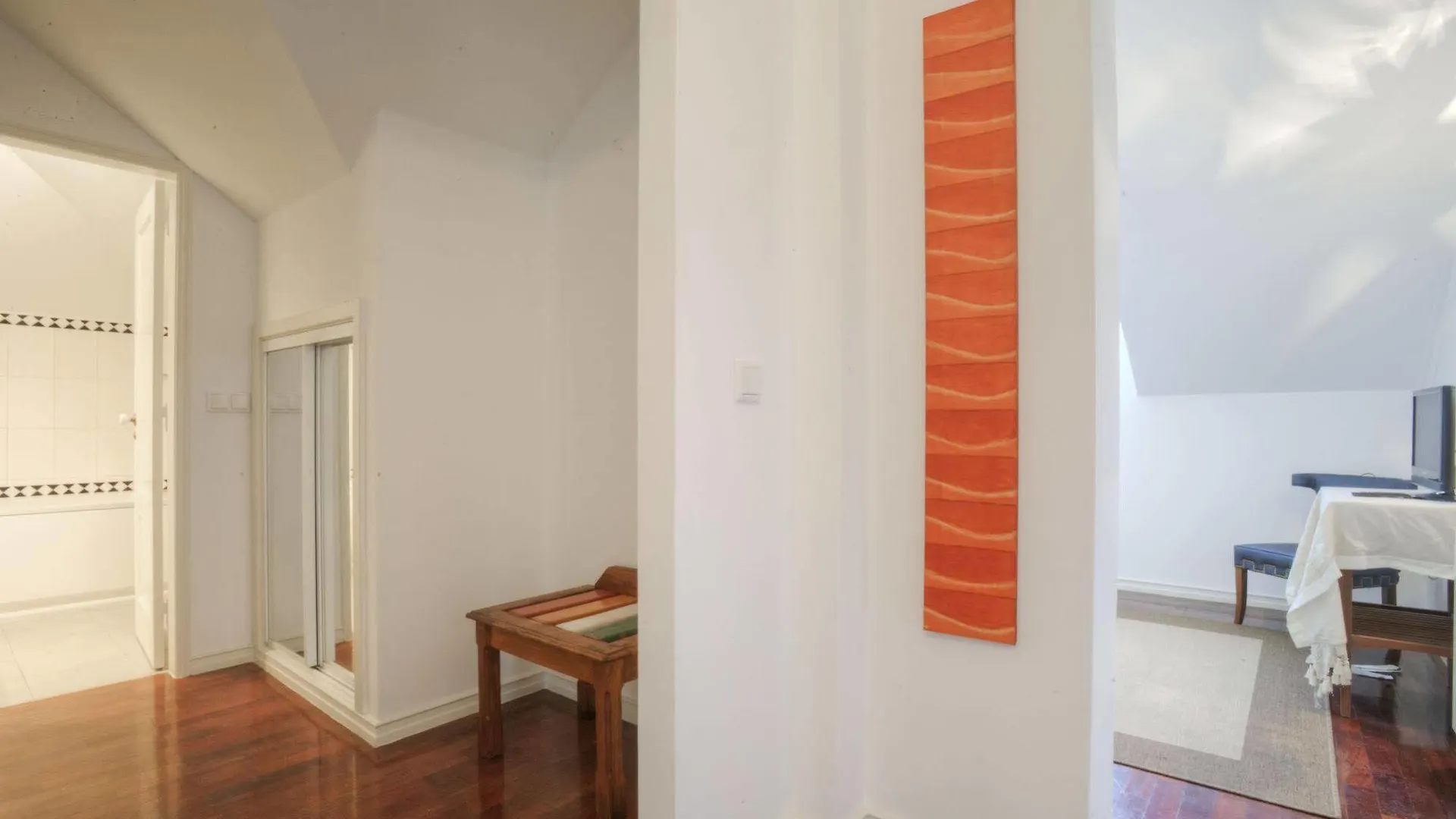 Blue Boutique Hostel & Suites Estoril