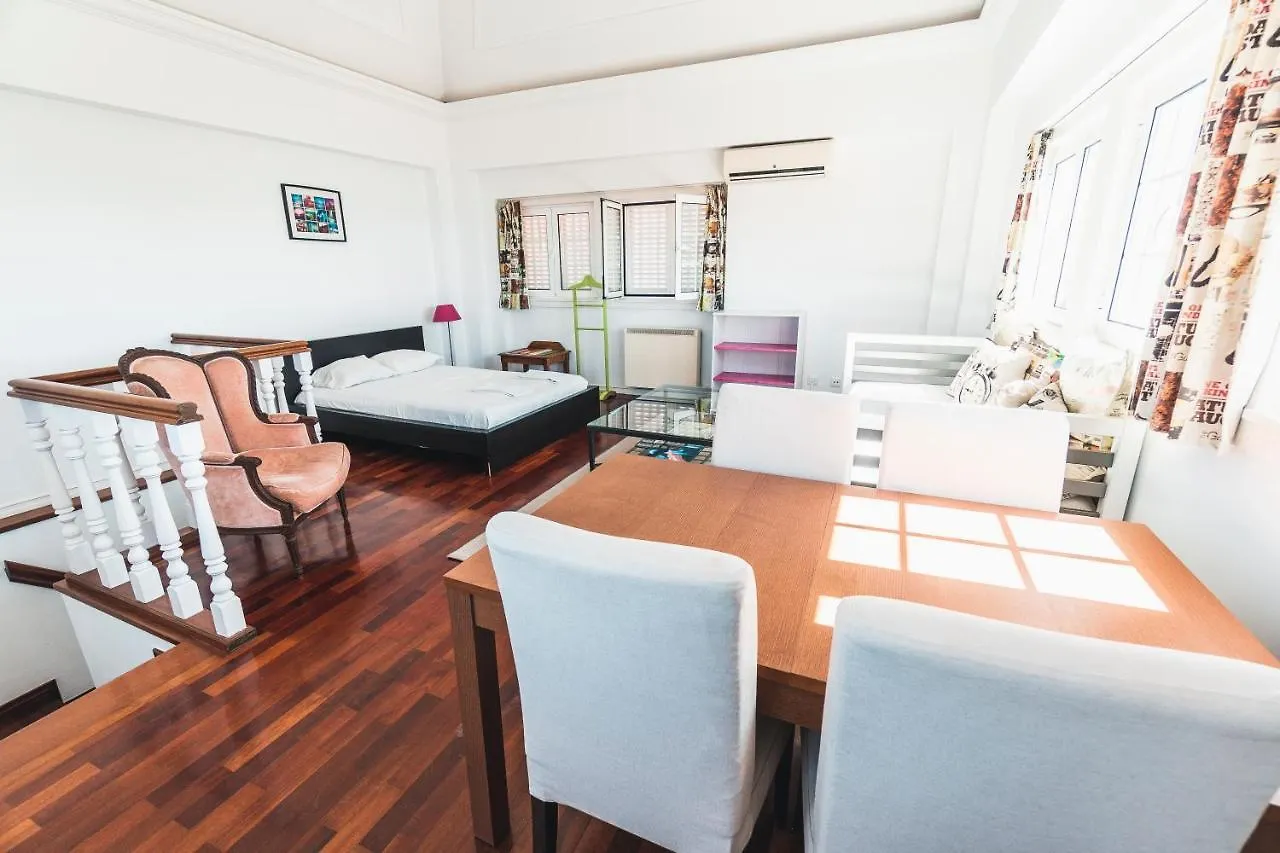 Blue Boutique Hostel & Suites Estoril