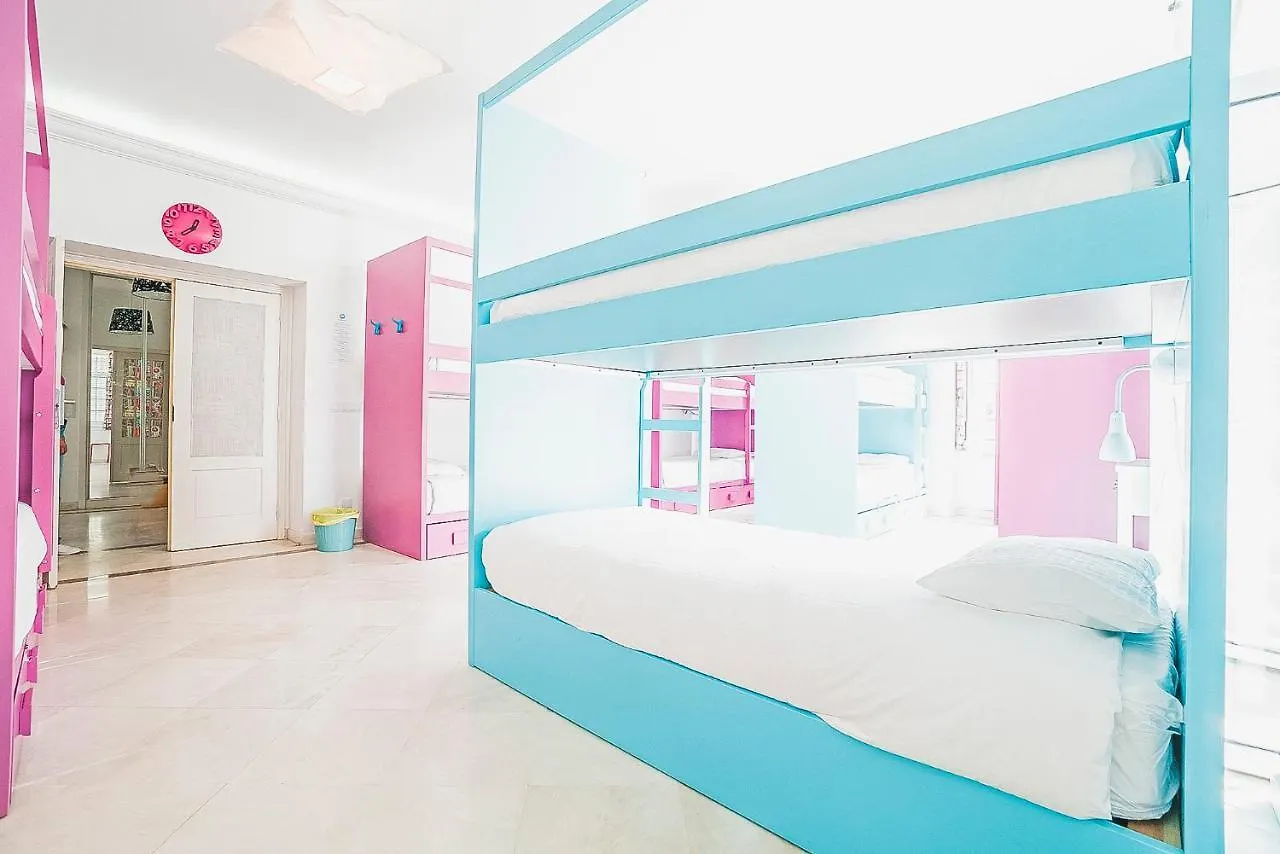 Blue Boutique Hostel & Suites Estoril