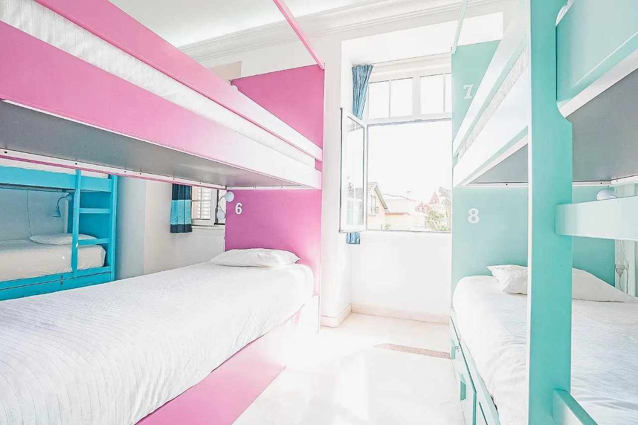 Blue Boutique Hostel & Suites Estoril