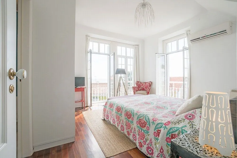Blue Boutique Hostel & Suites Estoril